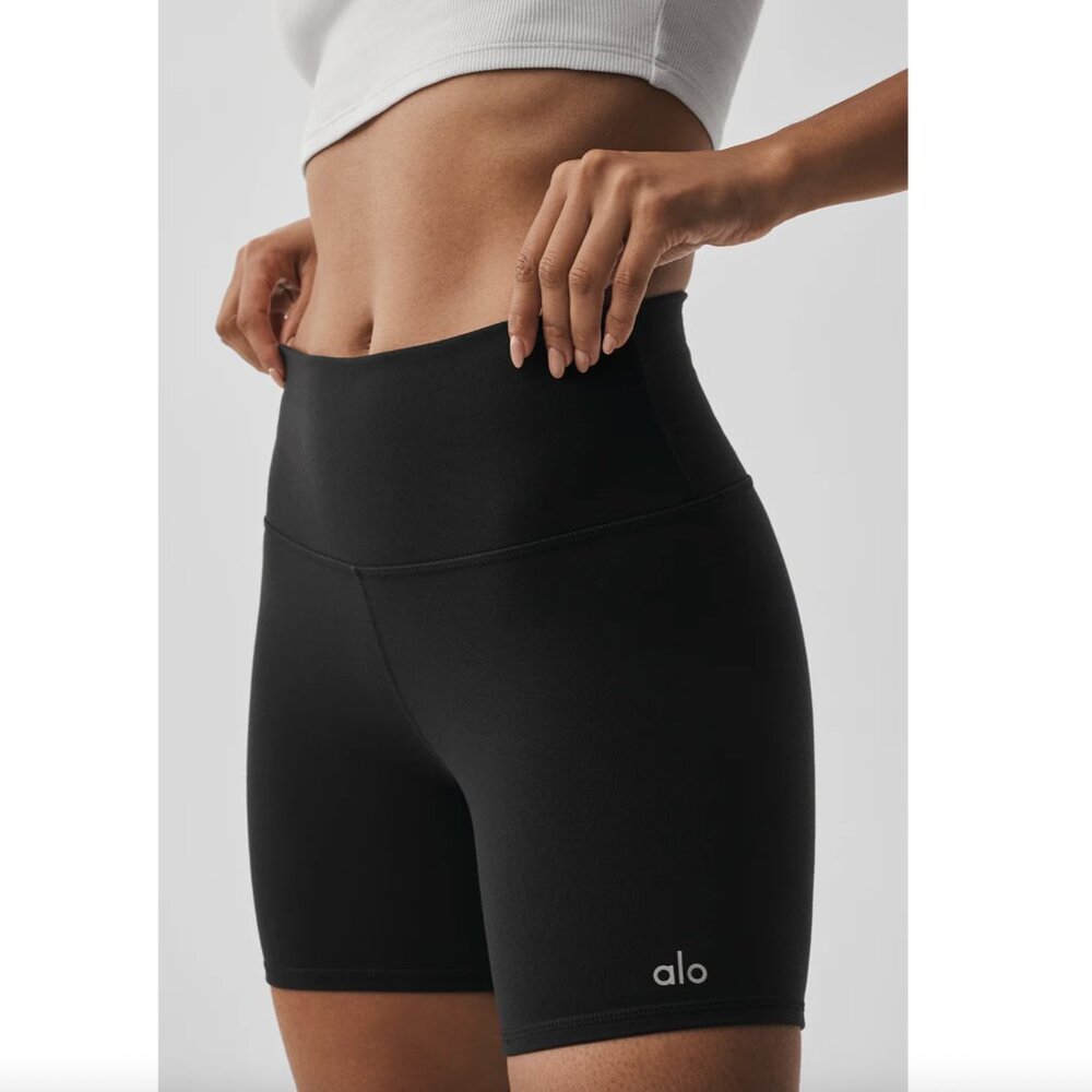 NWOT - ALO Yoga - 5" Airbrush High-Waist Biker Short - Black - Size M - Picture 2 of 5